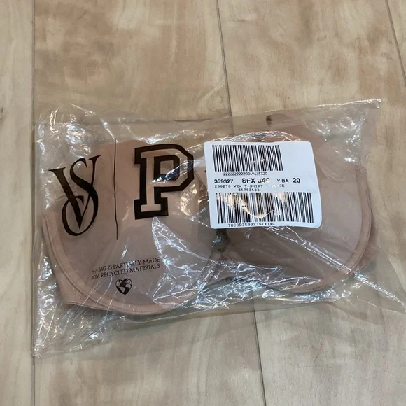 NWT VS PINK lightly lined T-shirt bra - Picture 1 of 11